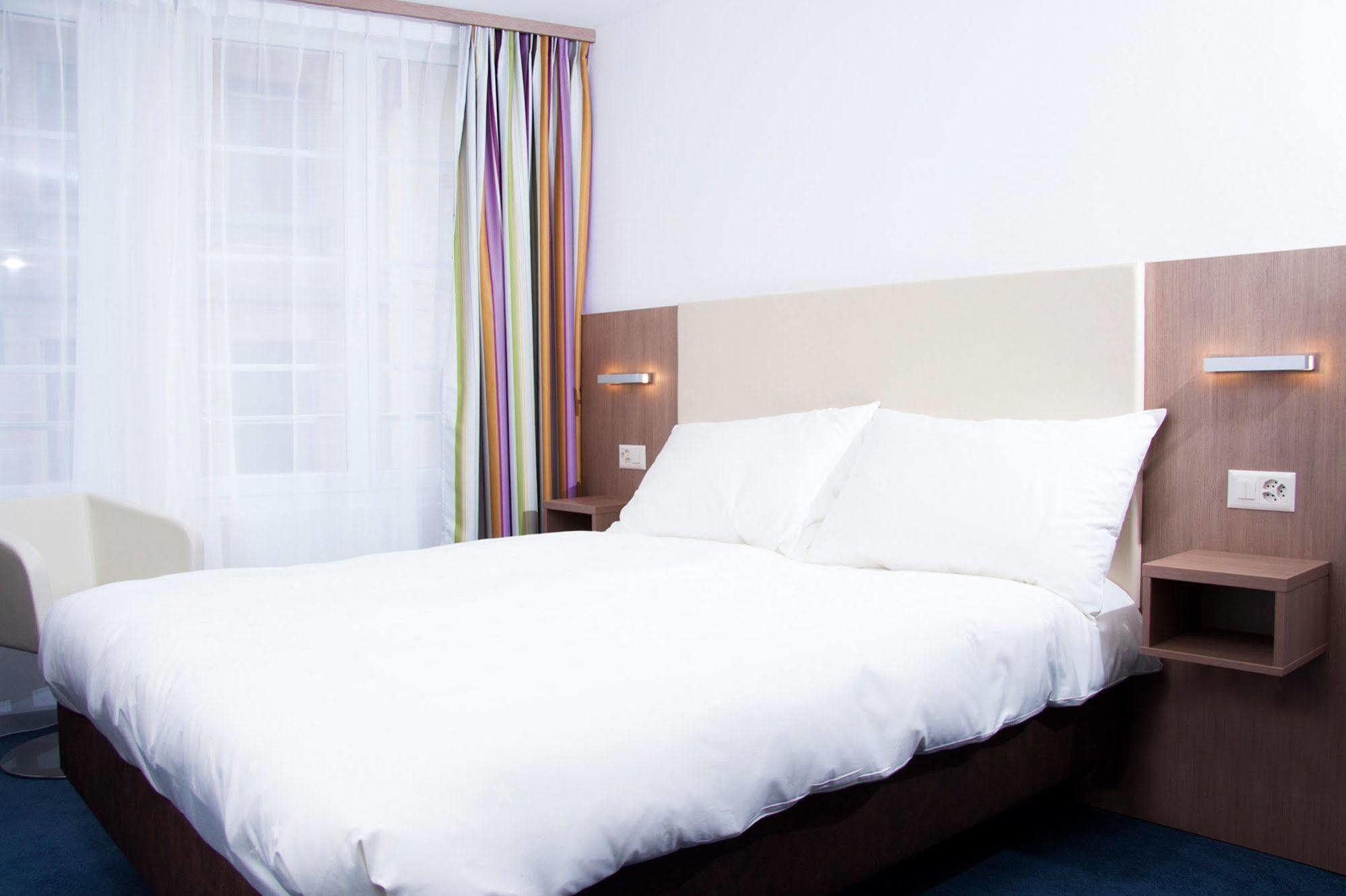 Hotel Du Nord Aigle Zewnętrze zdjęcie